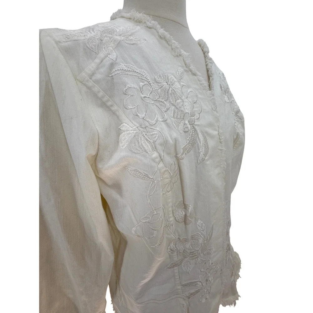 CJ Banks Women's White Embroidered Fringed Collarless Denim Jacket 1X - Picture 4 of 11